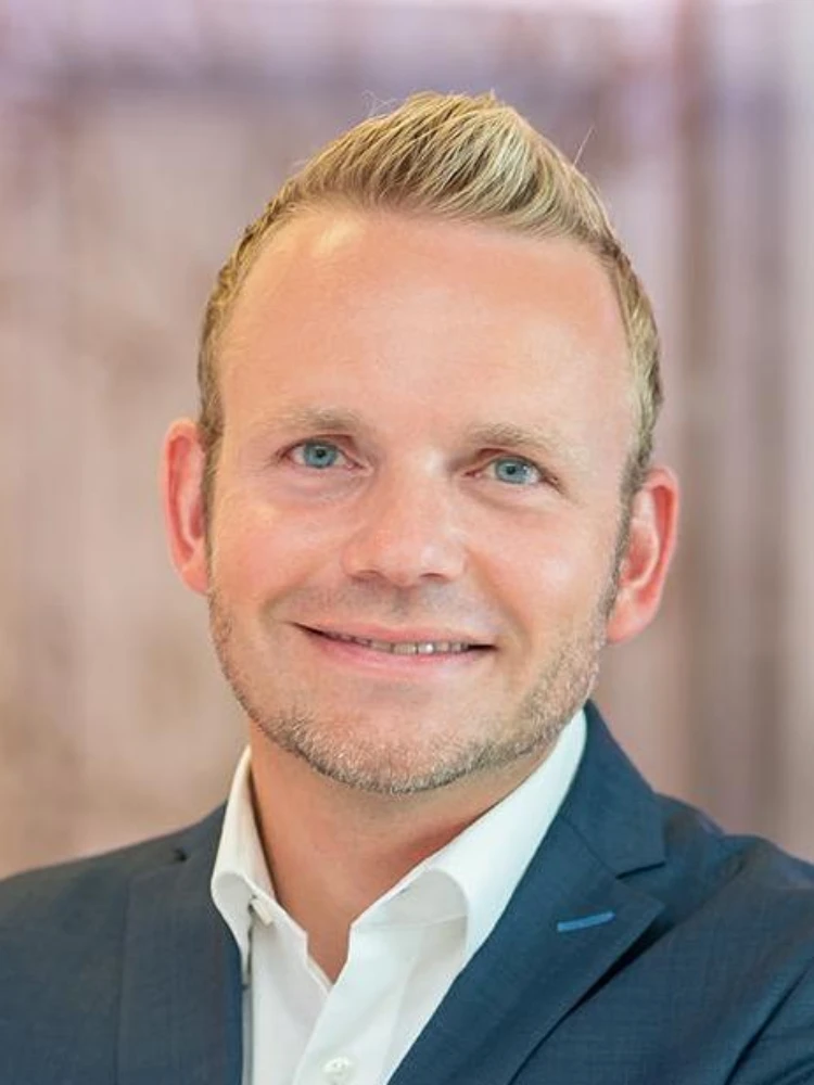  Lutz Jansen