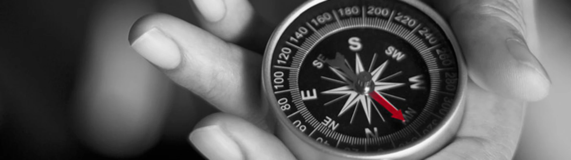 Holding a compass | Atradius 